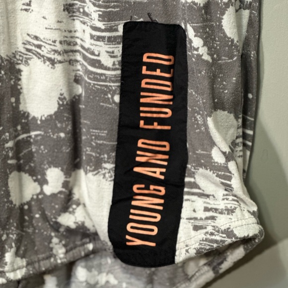 Men’s Extended Tee - Picture 3 of 4